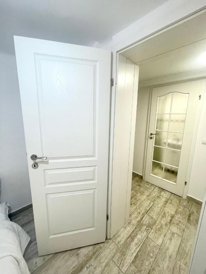 Appartamento Temple 3 Bucarest Esterno foto